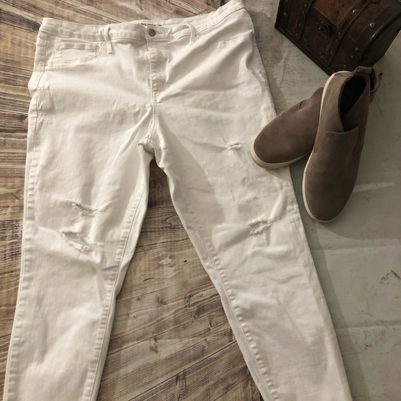 Mossimo Supply Co. Denim - 💥Mossimo, NWOT, high-rise jeans size 16